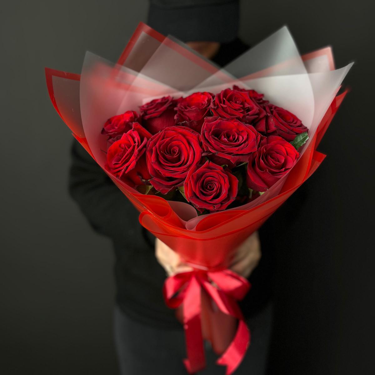 Композиция из красных роз (Эквадор)