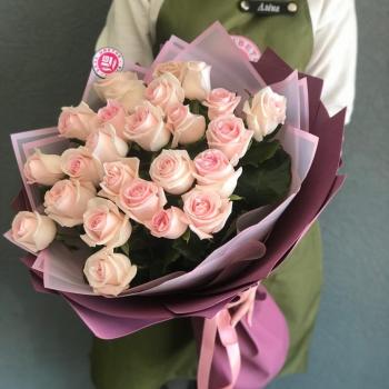 Бело-розовые розы 60 см (Россия) [№: 40680]