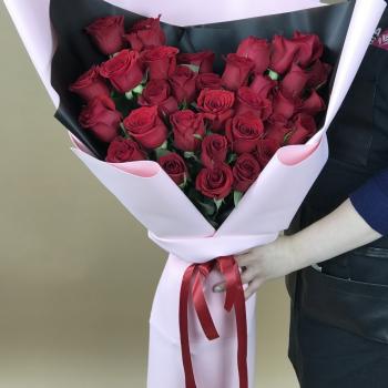 Букеты из красных роз 70 см (Эквадор) [код: 13900sr]